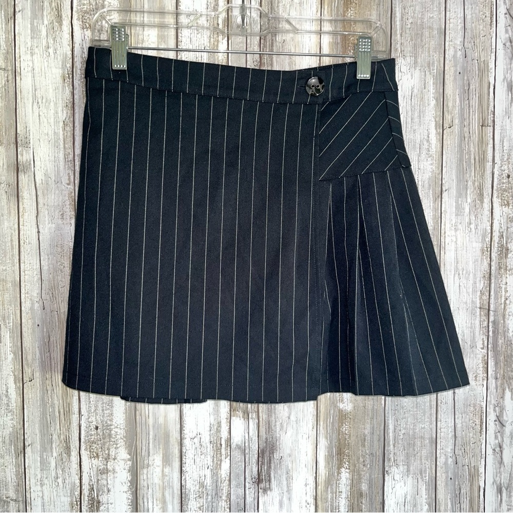 Urban Outfitters Black Pinstripe Preppy 90s/Y2K Style A Line Skirt - Picture 2 of 5